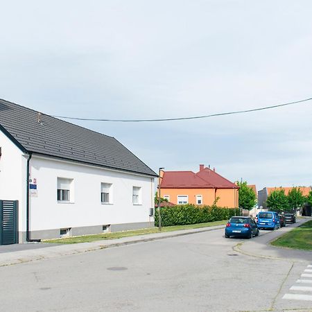 Goodlife Studio Apartment Pozega Exterior foto